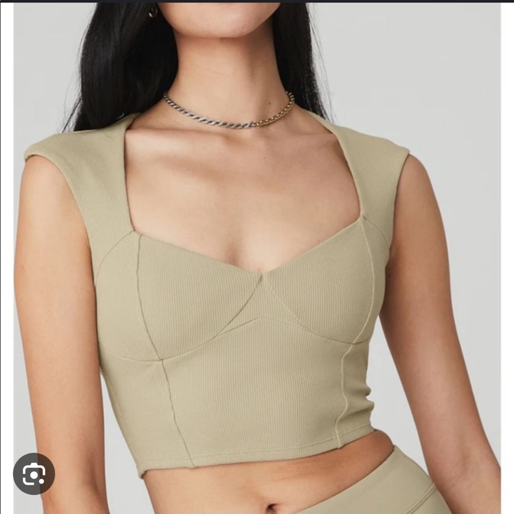 NWT Alo Ribbed Sweetheart Short Sleeve in California Sand
